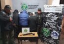 Sorprenden a tres hombres con un arma de fuego adulterada y operativa