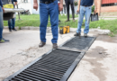 Con imbornales fabricados por alumnos de talleres municipales, llevan soluciones a los barrios