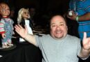 Muere Ed Gale, el actor que dio vida al mítico muñeco diabólico Chucky, a los 61 años Muere Ed Gale, el actor que dio vida al mítico muñeco diabólico Chucky, a los 61 años