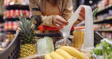 Yerba, asado, leche y aceite: cuánto se puede comprar con el salario promedio Yerba, asado, leche y aceite: cuánto se puede comprar con el salario promedio