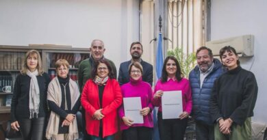 Rodríguez firmó un convenio con la facultad de Ciencias Naturales