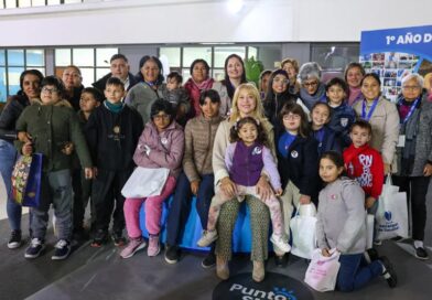 “Hoy la gente necesita de escucha activa”, afirmó Chahla durante un encuentro cara a cara con vecinos