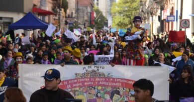 Marcha en Paraguay: cientos de chicos protestan contra el abuso y exigen que no cierren Ministerio de la Niñez Marcha en Paraguay: cientos de chicos protestan contra el abuso y exigen que no cierren Ministerio de la Niñez