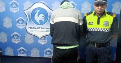 Intentó huir por los techos de las casas y fue detenido por amenazas